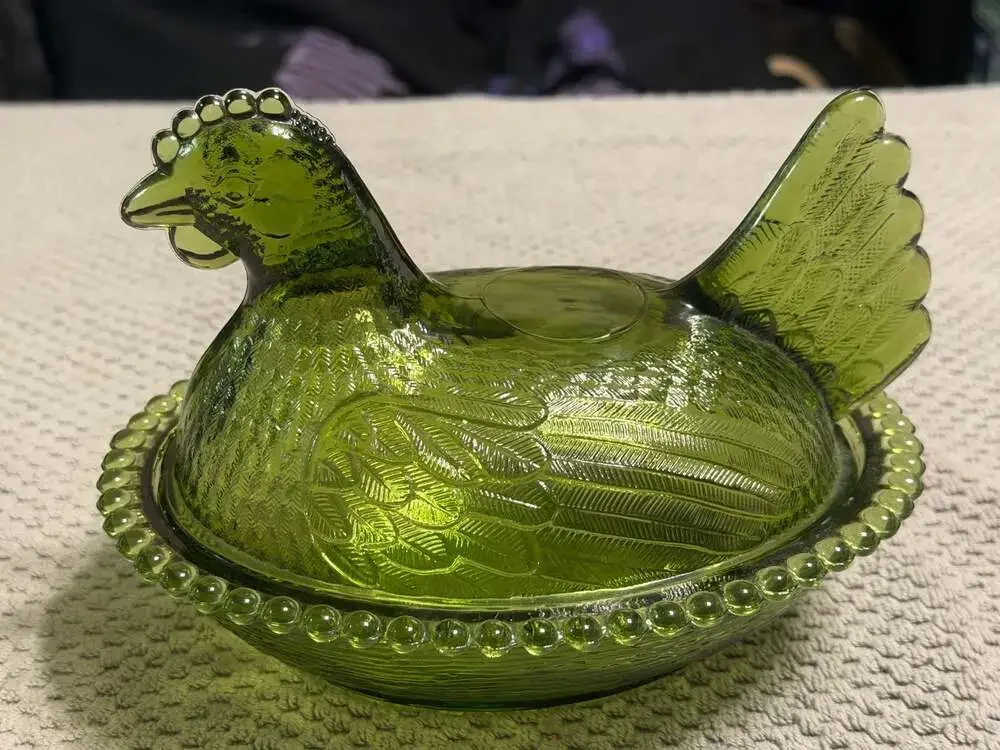 Vintage Indiana Green Glass Hen on Nest Dish w/ Lid Oval Beaded Base